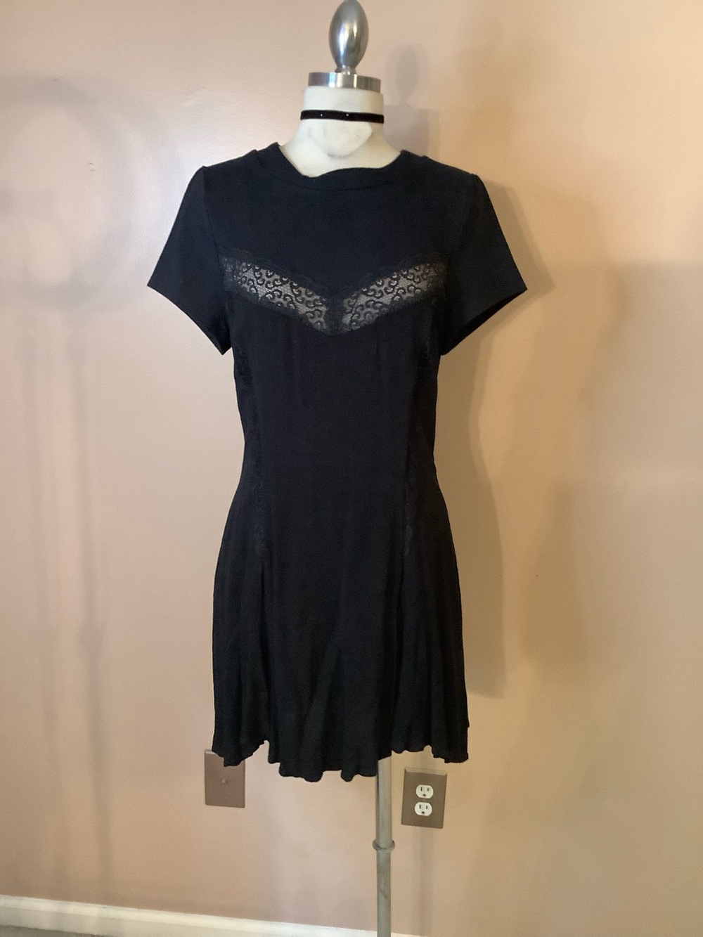 New Free People Cruz Black Sheer Lace Flowy Mini Dress Pockets Size 6 Small.